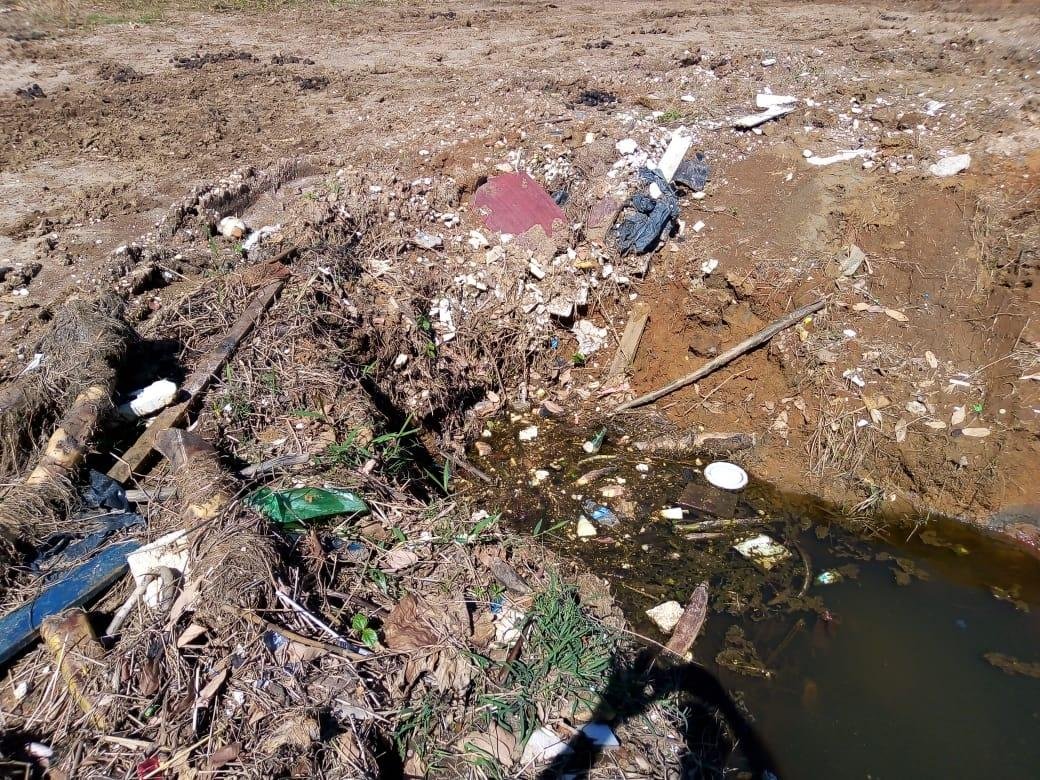 ILHÉUS : MORADORES DA ZONA SUL TEM CASAS INVADIDAS PELA ÁGUA POR FALTA DE DRENAGEM ADEQUADA