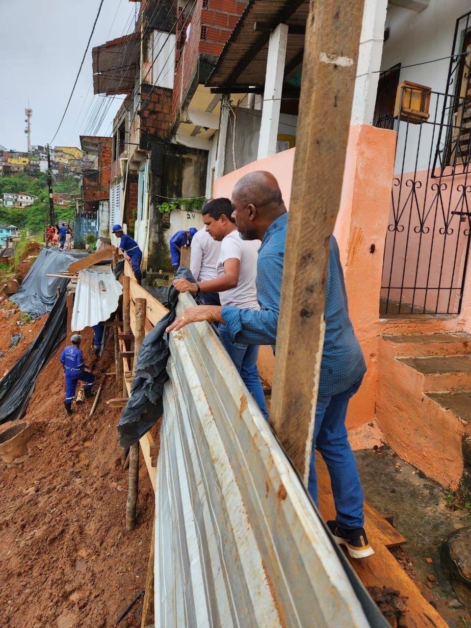 COMISSÃO DOS DIREITOS HUMANOS DA CÂMARA DE ILHÉUS VISITA ÁREAS AFETADAS PELAS FORTES CHUVAS E PEDE AGILIDADE AO EXECUTIVO MUNICIPAL 