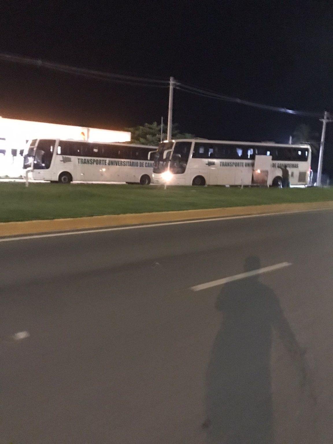 RODA DE ÔNIBUS ESCOLAR DE CANAVIEIRAS SE SOLTA DURANTE TRANSPORTE DE ALUNOS EM ILHÉUS