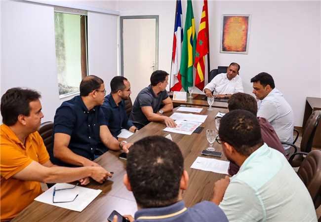 REUNIÃO TÉCNICA APRESENTA PLANEJAMENTO PARA CONSTRUÇÃO DE UNIDADES HABITACIONAIS NO SALOBRINHO 