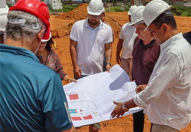 MÁRIO ALEXANDRE VISTORIA ÁREA DESTINADA À CONSTRUÇÃO DE UNIDADES HABITACIONAIS NO SALOBRINHO