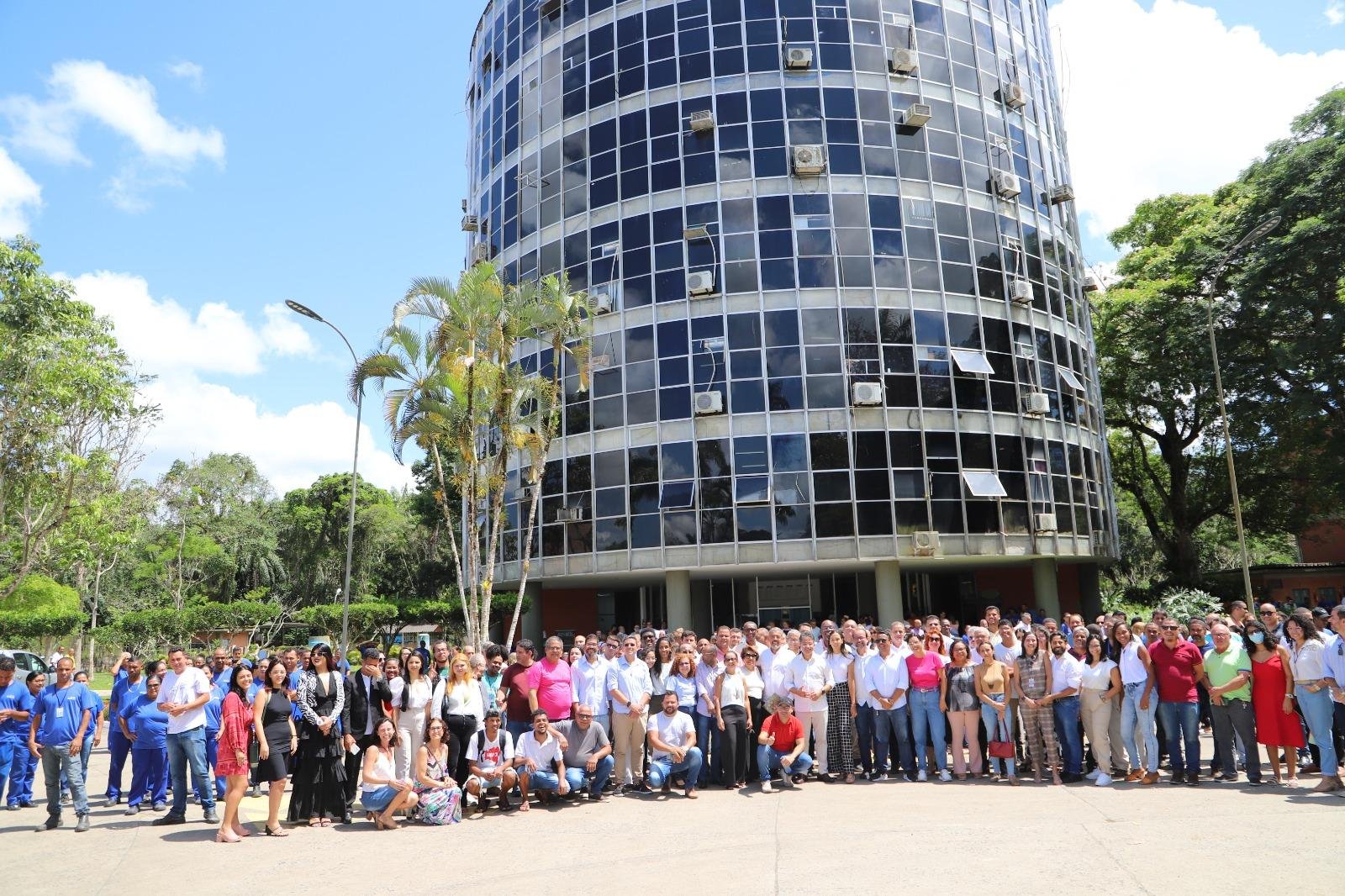 REITOR E VICE-REITOR DA UESC OFICIALIZAM CANDIDATURA À REELEIÇÃO E RECEBEM MANIFESTAÇÕES DE APOIO 