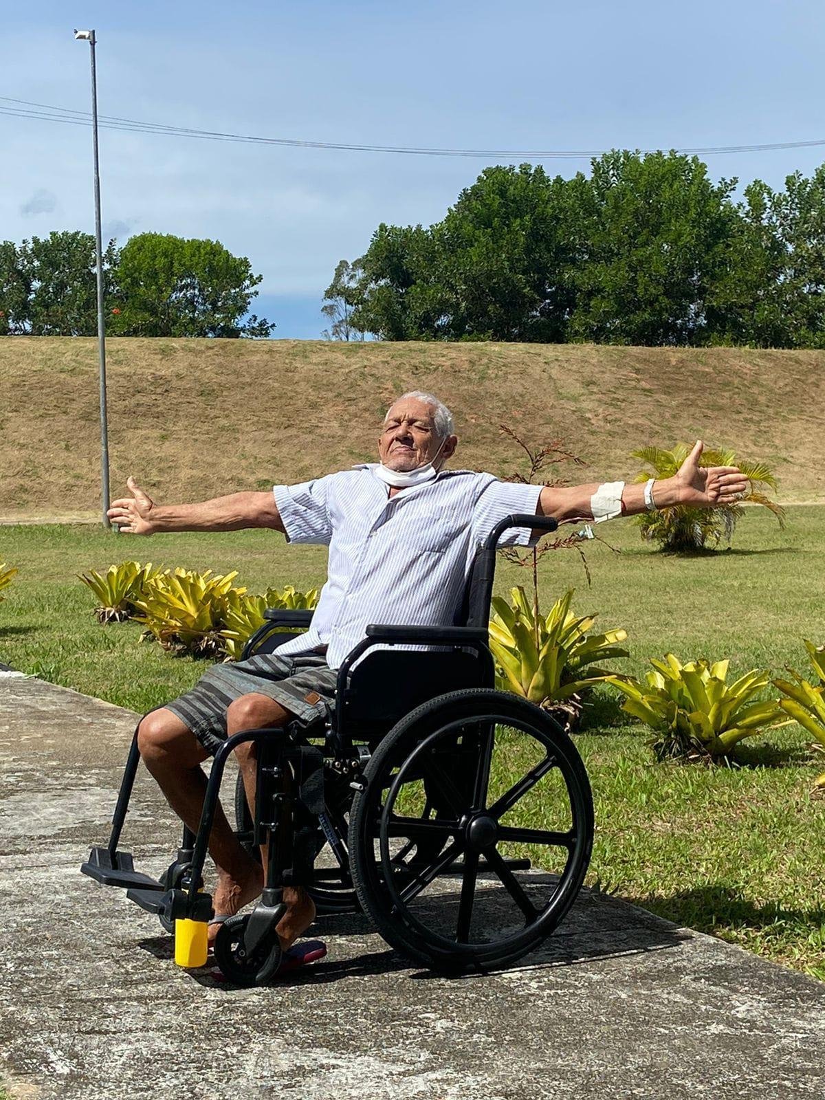 FISIOTERAPIA ASSOCIADA AO BANHO DE SOL PROPORCIONA BENEFÍCIOS PARA PACIENTES INTERNADOS NO HOSPITAL COSTA DO CACAU 