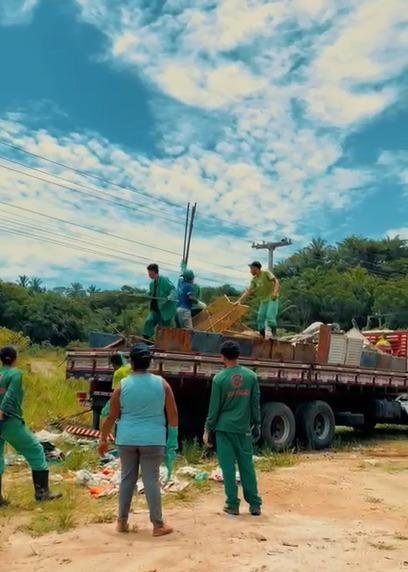 COOPERATIVAS DE CATADORES DE MATERIAL RECICLáVEL GANHA DOAçãO DE MATERIAIS INSERVíVEIS