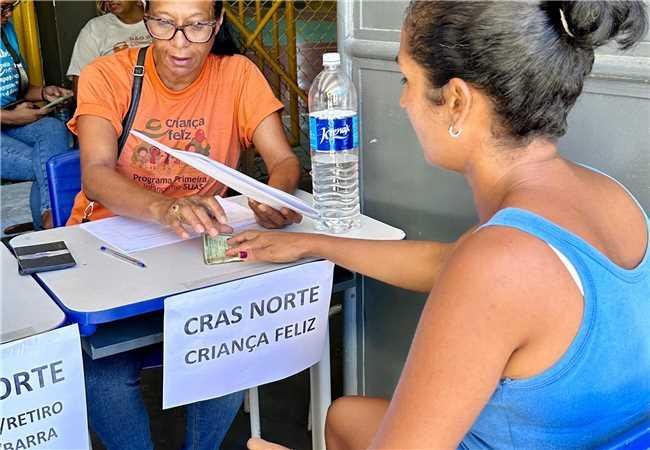 COLCHÕES SÃO ENTREGUES ÀS FAMÍLIAS ATINGIDAS PELAS CHUVAS EM ILHÉUS