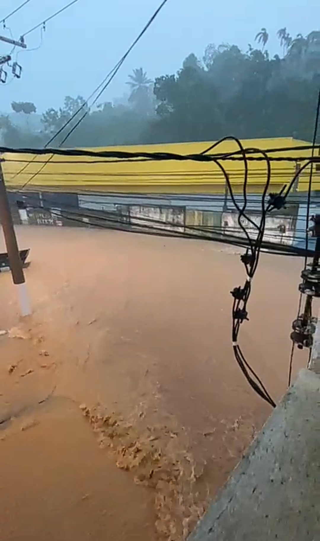 CHUVA CAUSA ESTRAGOS EM ILHÉUS 