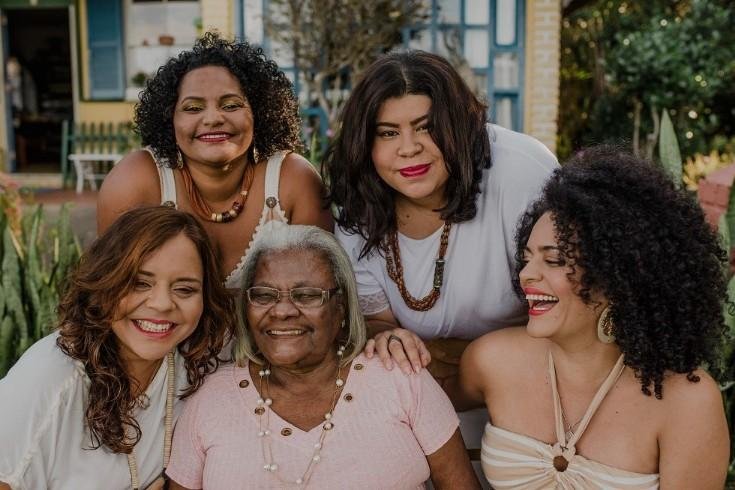 CANÇÃO DE DONA VAL, CANTORA DE ILHÉUS, COMPÕE CENA DA NOVELA RENASCER 