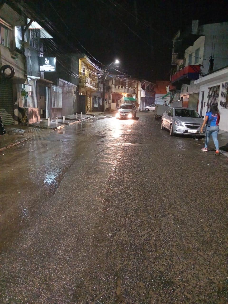 LÂMPADAS LED SÃO INSTALADAS NO BAIRRO NELSON COSTA EM ILHÉUS