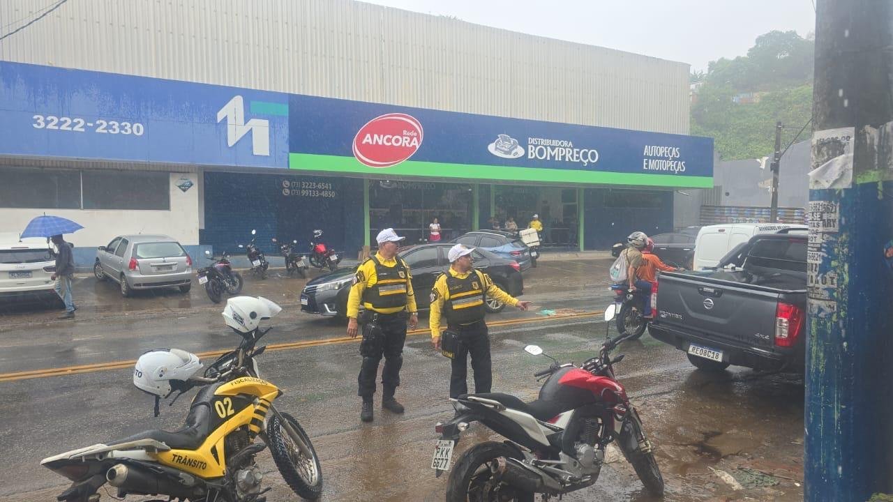 ILHÉUS: ACIDENTE NA AVENIDA ITABUNA DEIXA TRÂNSITO LENTO NA MANHÃ DESTA QUARTA-FEIRA (16)