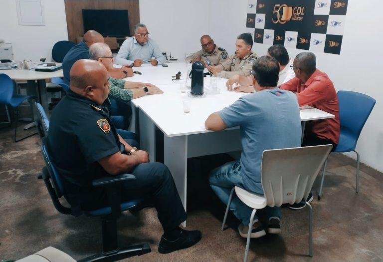 REUNIÃO NA CDL DE ILHÉUS DISCUTE SEGURANÇA NO COMÉRCIO PARA O FIM DE ANO