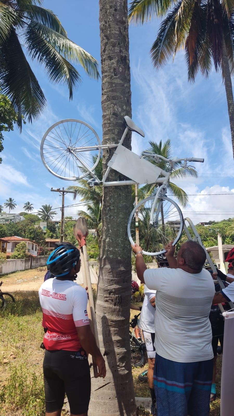 CICLISTAS REALIZAM PEDALADA EM MEMÓRIA DE JOSÉ CARLOS NOGUEIRA LIMOEIRO