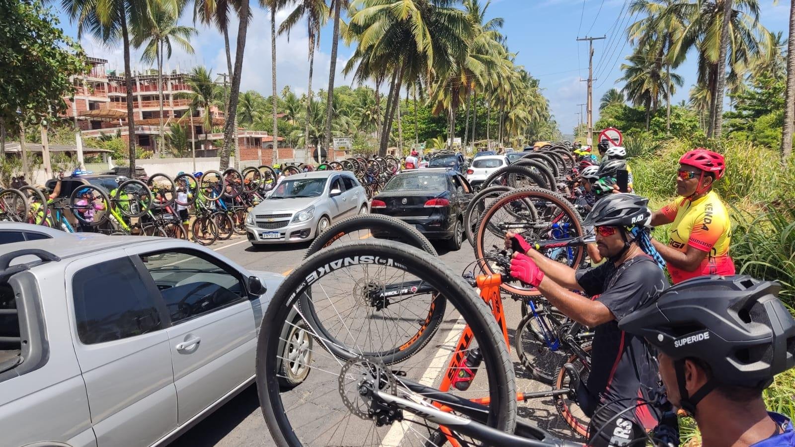 CICLISTAS REALIZAM PEDALADA EM MEMÓRIA DE JOSÉ CARLOS NOGUEIRA LIMOEIRO