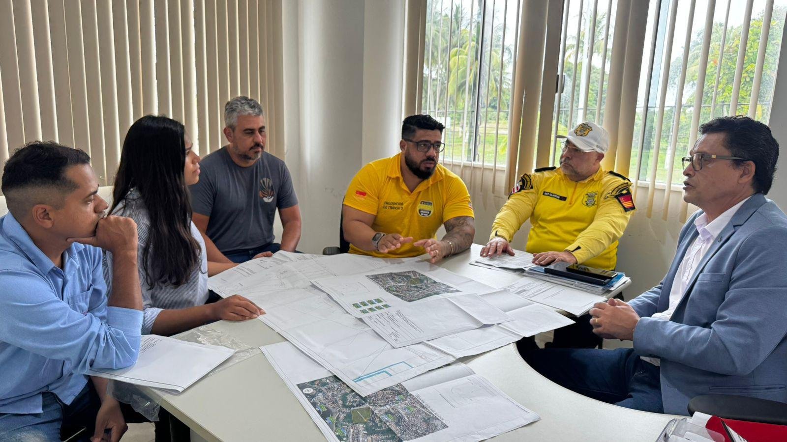 FLUIDEZ NO TRÂNSITO: SUTRAM E EMPREENDIMENTO DISCUTEM MELHORIAS NA AV. MILTON SANTOS EM ILHÉUS 