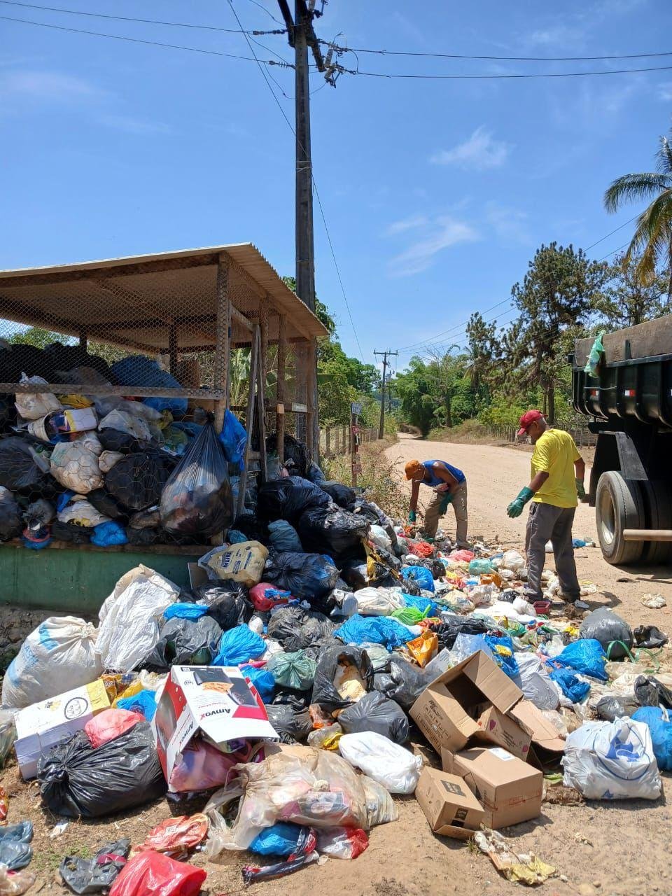 DISTRITOS DE SAMBAITUBA, ARITAGUÁ E BANCO CENTRAL RECEBEM FORÇA-TAREFA DE LIMPEZA