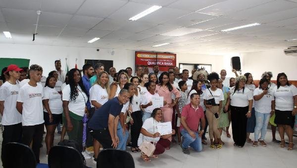 PROGRAMA QUALIFICA BAHIA ENTREGA CERTIFICADOS NA CÂMARA DE ILHÉUS 