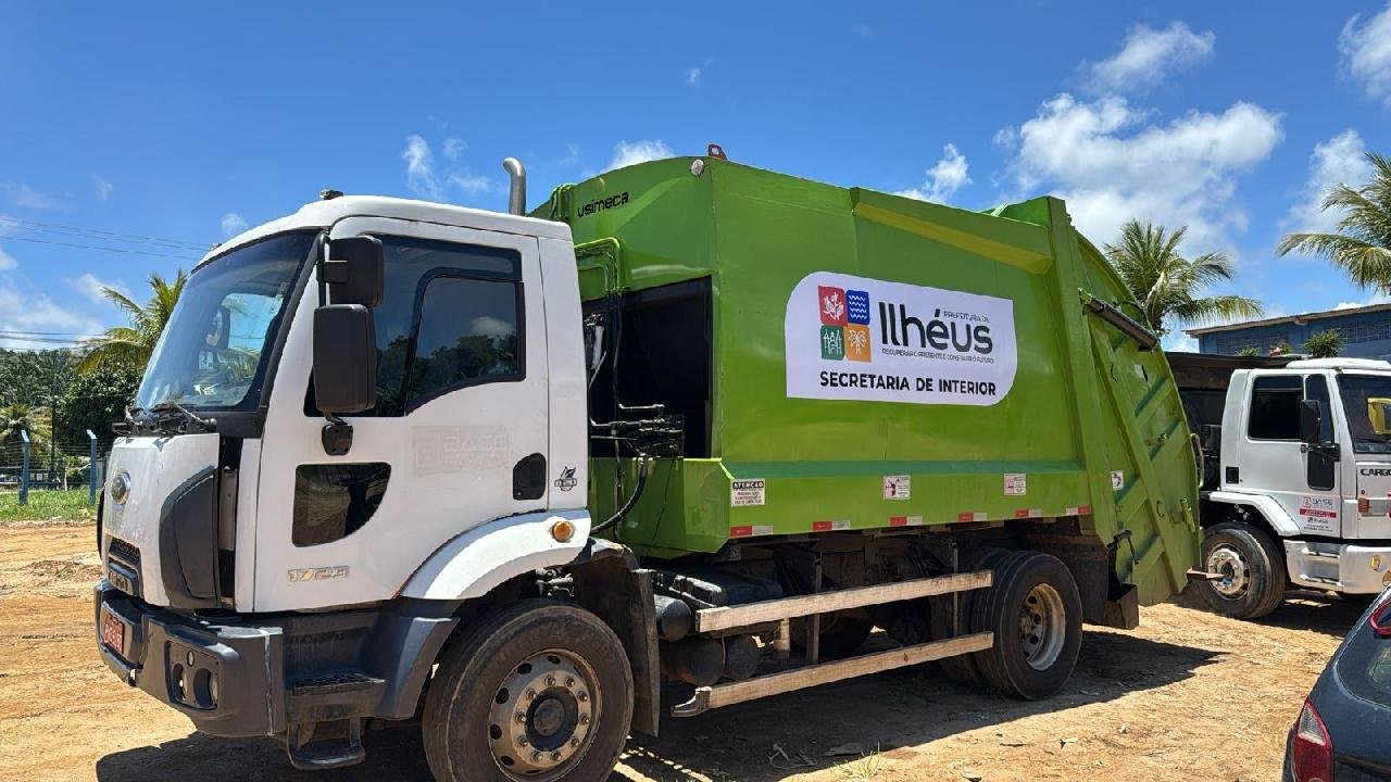 DISTRITOS DE ILHÉUS RECEBEM CAMINHÃO COMPACTADOR PARA COLETA DE LIXO