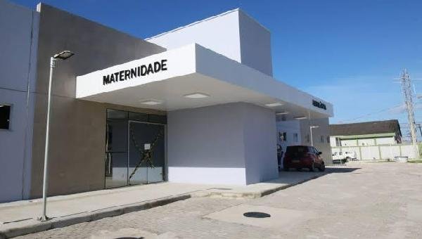 RECEPCIONISTAS, MAQUEIROS E MOTORISTAS DO MATERNO INFANTIL DENUNCIAM ATRASO NO SALÁRIO EM ILHÉUS