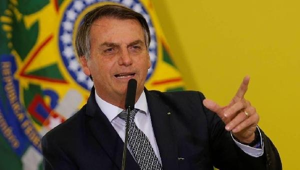 BOLSONARO DIZ QUE NÃO PRETENDE ACABAR COM ESTABILIDADE DE SERVIDOR