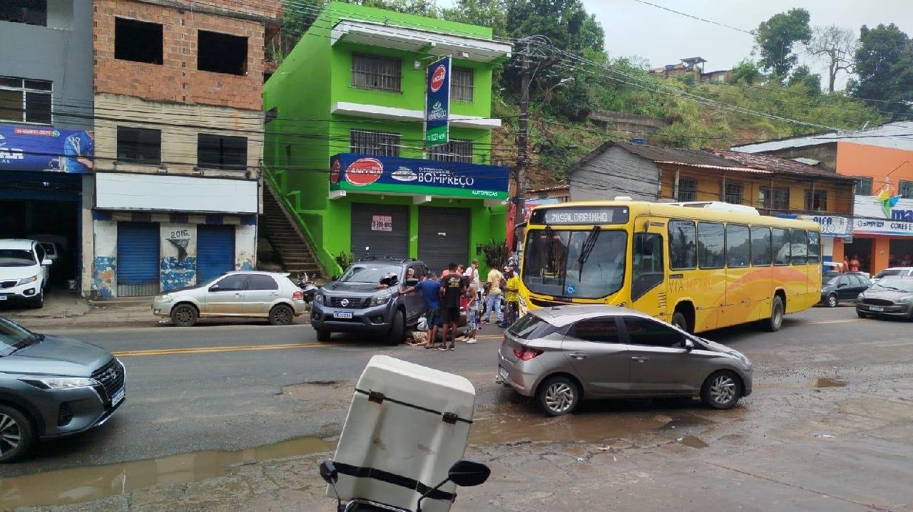 ILHÉUS: ACIDENTE NA AVENIDA ITABUNA DEIXA TRÂNSITO LENTO NA MANHÃ DESTA QUARTA-FEIRA (16)