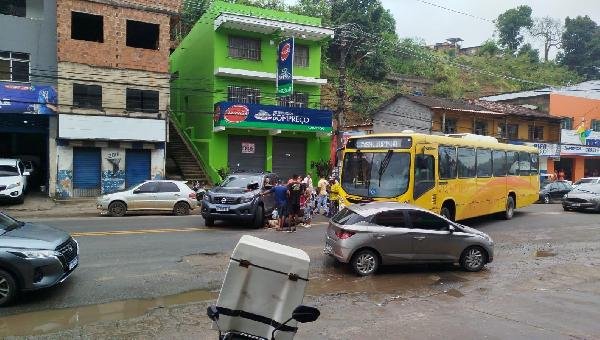 ILHÉUS: ACIDENTE NA AVENIDA ITABUNA DEIXA TRÂNSITO LENTO NA MANHÃ DESTA QUARTA-FEIRA (16)