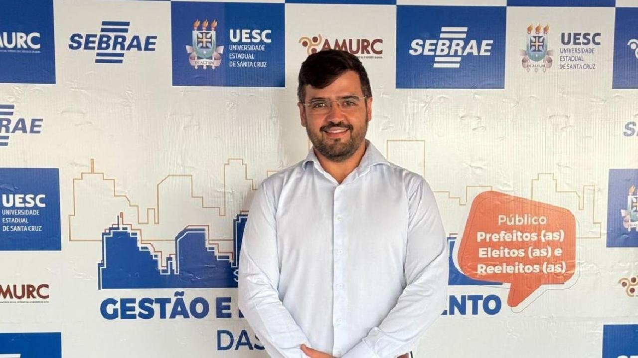 VALDERICO JUNIOR REPRESENTA PREFEITOS DA REGIÃO EM SEMINÁRIO REALIZADO PELO SEBRAE 