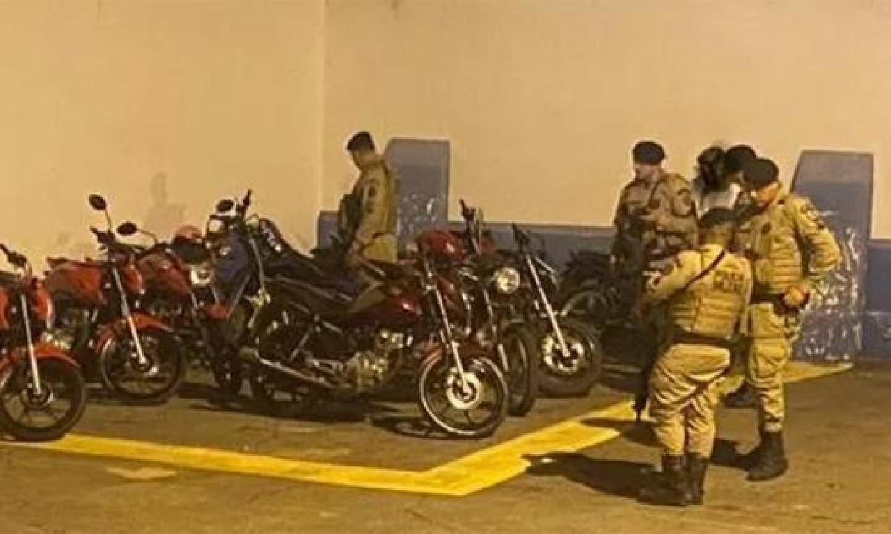 12 MOTOCICLETAS FORAM APREENDIDAS EM RESPOSTA A 'ROLEZINHO' DE MOTOS EM BRUMADO