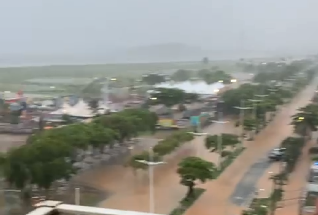 CHUVA CAUSA ESTRAGOS EM ILHÉUS 