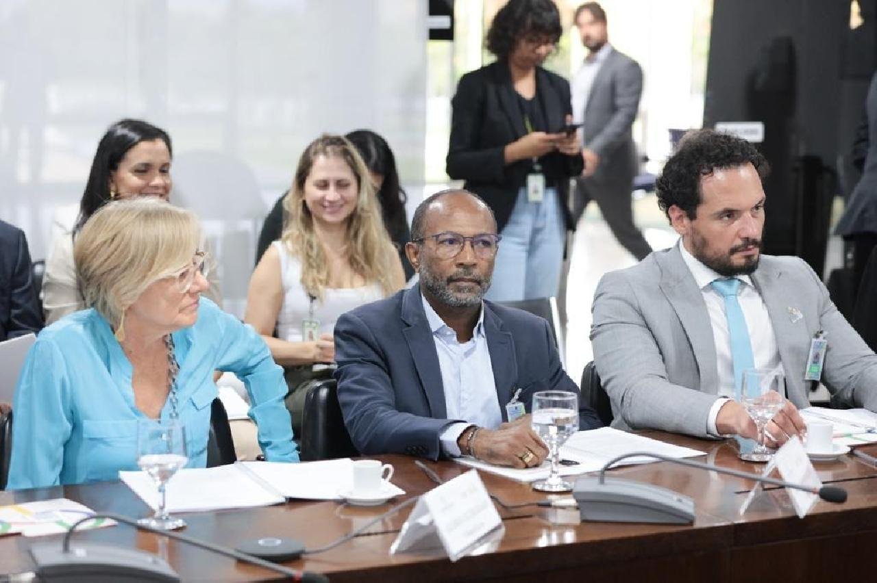 BEBETO GALVÃO PARTICIPA DE REUNIÃO DO CONSELHÃO COM DIRETORES DO BANCO MUNDIAL EM BRASÍLIA 