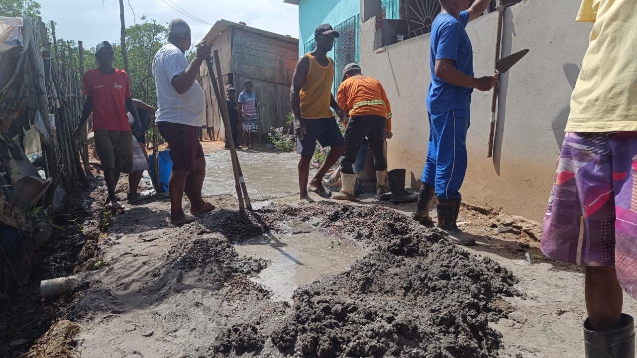 MAIS DE 150 RUAS FORAM PAVIMENTADAS ATRAVÉS DE PROGRAMA COMUNITÁRIO EM ILHÉUS