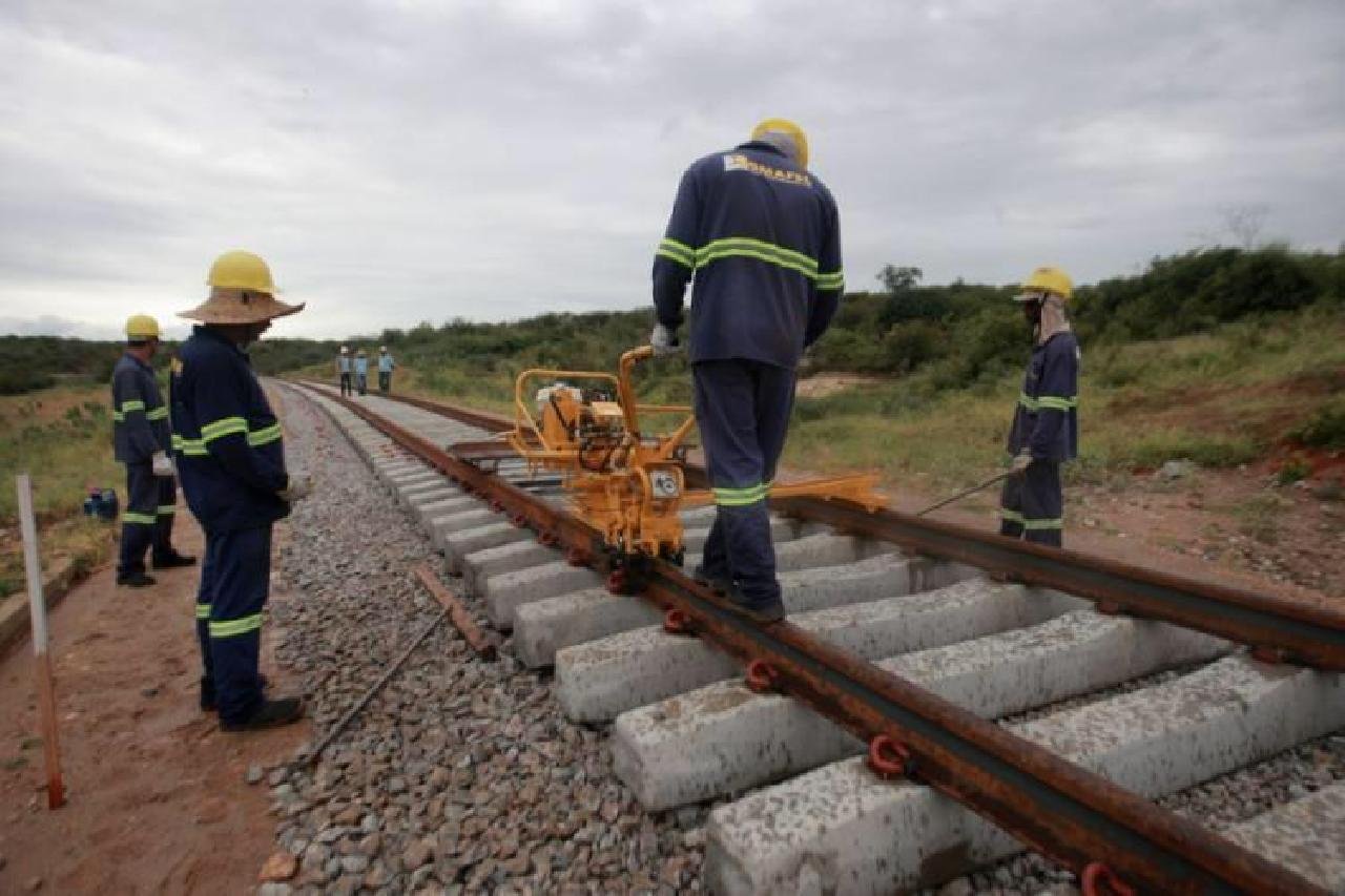 FIOL PODERÁ GERAR ATÉ 60 MIL EMPREGOS DURANTE OBRAS, AFIRMA EXECUTIVO DA BAMIN