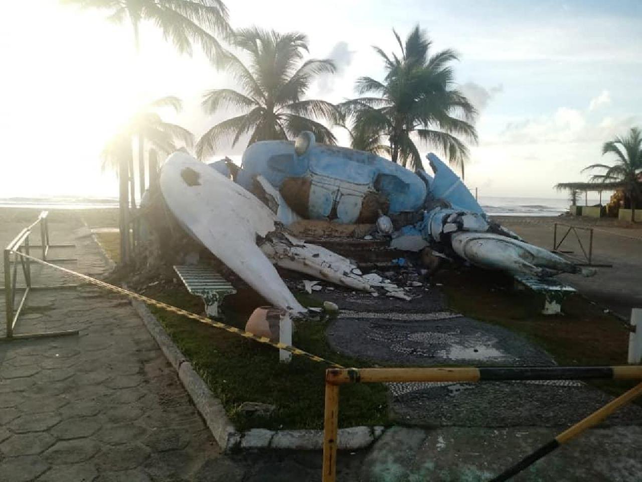 CARTÃO POSTAL DE BELMONTE DESABA, NINGUÉM SE FERIU