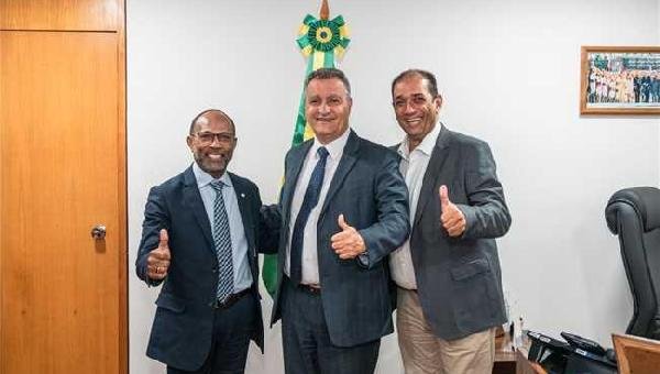 EM BRASÍLIA, MÁRIO ALEXANDRE E BEBETO GALVÃO APRESENTAM DEMANDAS E BUSCAM RECURSOS PARA ILHÉUS 