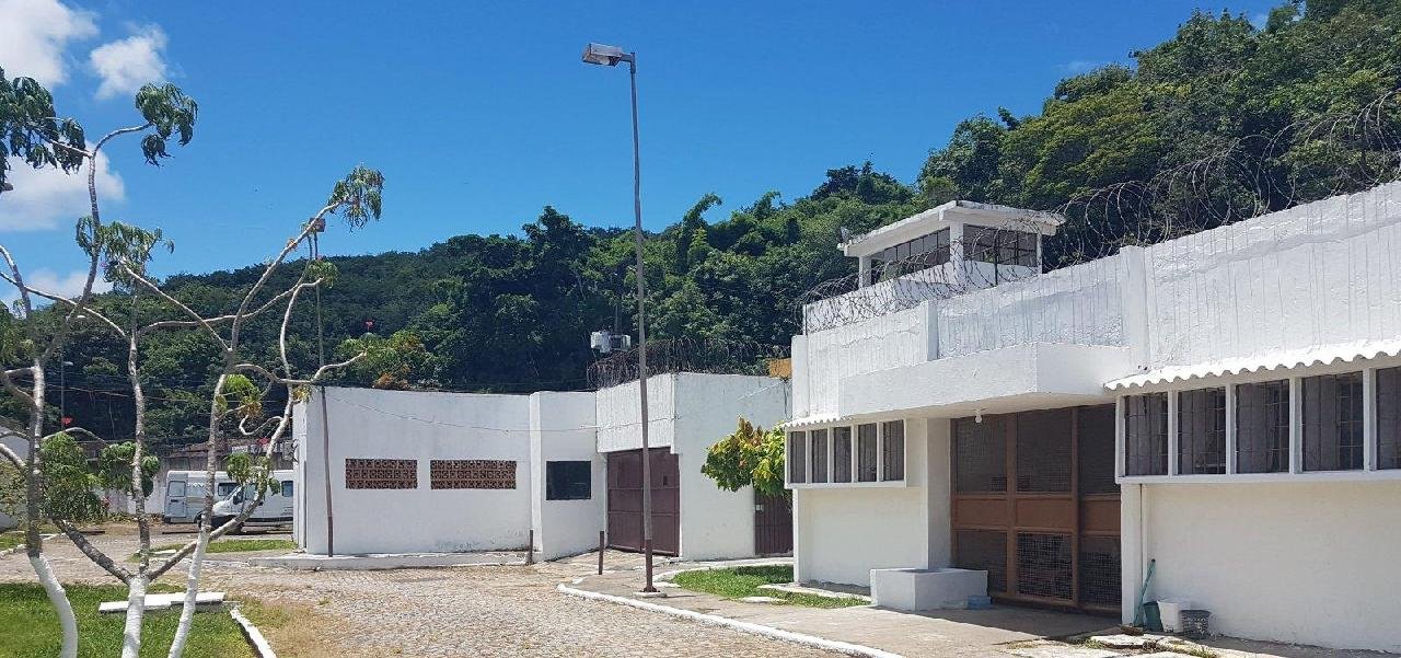 PRESOS FOGEM UTILIZANDO CORDAS NO PRESÍDIO DE ILHÉUS 