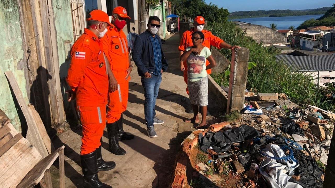 PRESIDENTE DA CÂMARA ACOMPANHA VISTORIA EM ÁREAS DE MORRO EM ILHÉUS