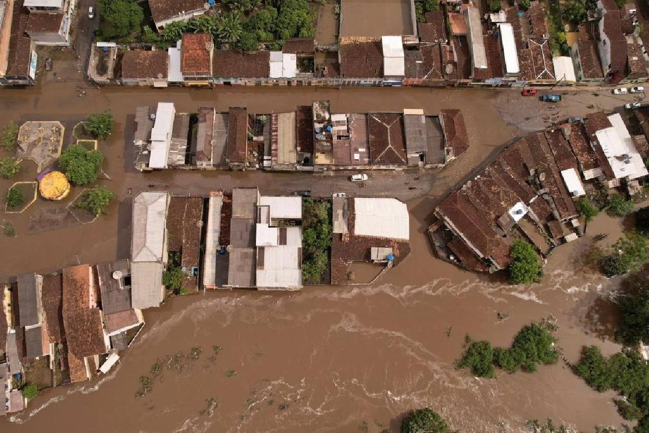 ENTENDA COMO AÇÃO HUMANA FAVORECEU CHEIA DEVASTADORA DO RIO CACHOEIRA