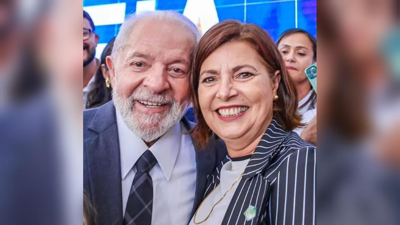 COMPANHEIRO DE ADÉLIA, LULA PEDE QUE BRASILEIROS VOTEM EM NOMES DE SEU TIME