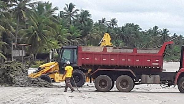 PREFEITURA REALIZA MUTIRÃO DE LIMPEZA NAS PRAIAS