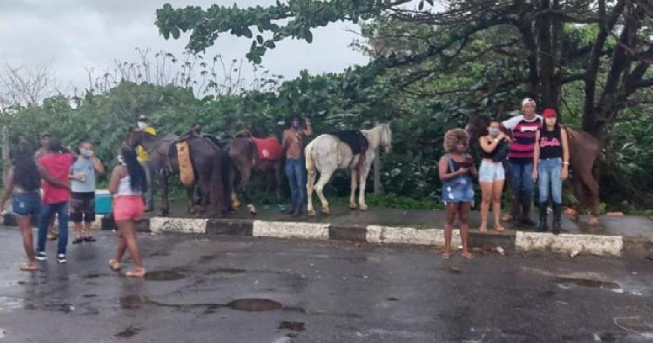 CORRIDA ILEGAL DE CAVALOS É ENCERRADA PELA PM