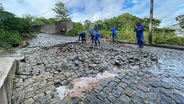 MUNICÍPIO INICIA MANUTENÇÃO EM DIVERSAS ÁREAS E ATUALIZA DADOS SOBRE FAMÍLIAS AFETADAS PELAS CHUVAS