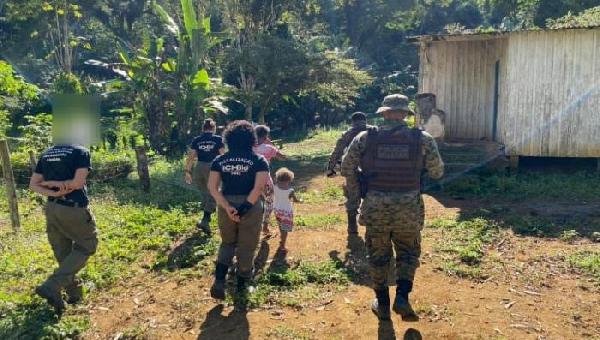 MULHER E FILHOS SÃO RESGATADOS DE CÁRCERE PRIVADO NO SUL DA BAHIA