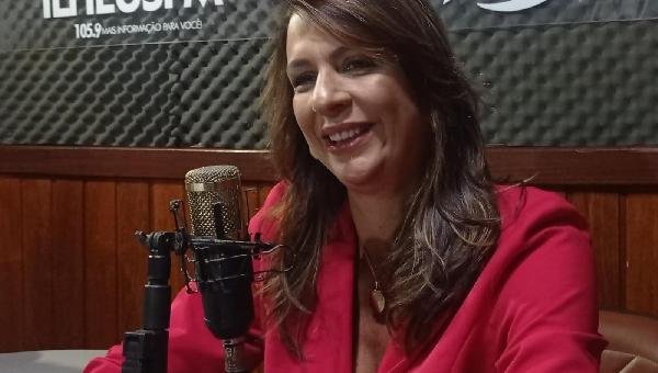 “É UM MÊS PARA REFLETIR SOBRE A QUESTÃO DA VIOLÊNCIA, MAS TAMBÉM DE HOMENAGENS. DE RECONHECER E VALORIZAR NOSSA LUTA”, DESTACOU CARLA SERAFIM DA SPM ILHÉUS