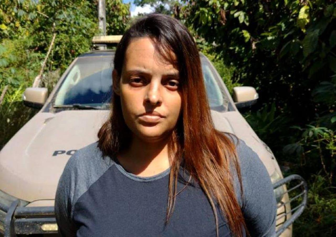 MULHER É PRESA ACUSADA DE MATAR O MARIDO E DOIS FILHOS ENVENENADOS EM ILHÉUS 