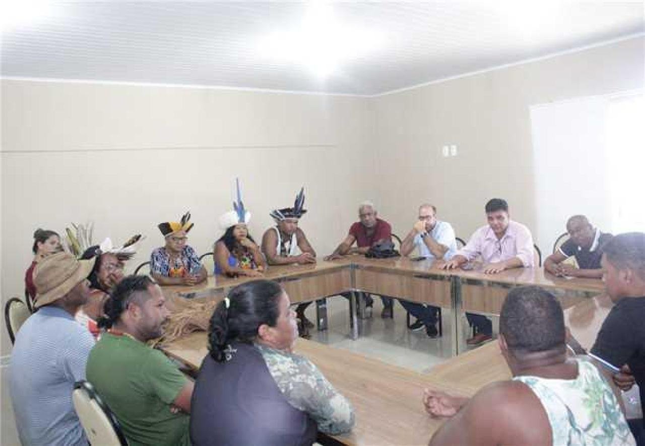 REUNIÃO COM LIDERANÇAS DEFINE ESTRATÉGIAS PARA MELHORIAS NAS ESTRADAS DE SAPUCAEIRA E ACUIPE DO MEIO