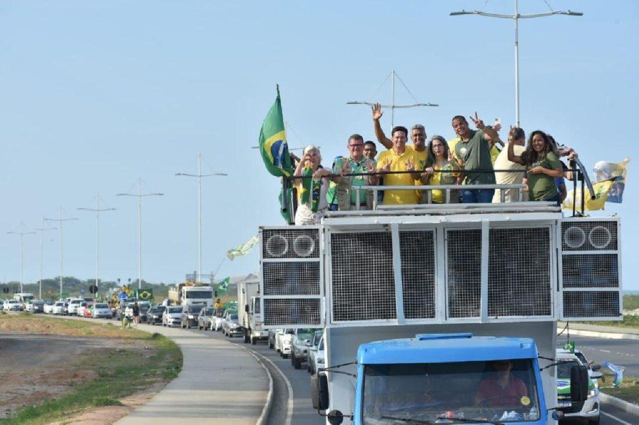 JOÃO ROMA FAZ CARREATAS EM ILHÉUS E ITABUNA