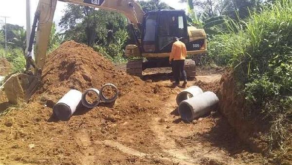 PREFEITURA DE ILHÉUS CONCLUI MANUTENÇÃO EMERGENCIAL NA ESTRADA DE ACESSO AO DISTRITO DE RIO DO BRAÇO