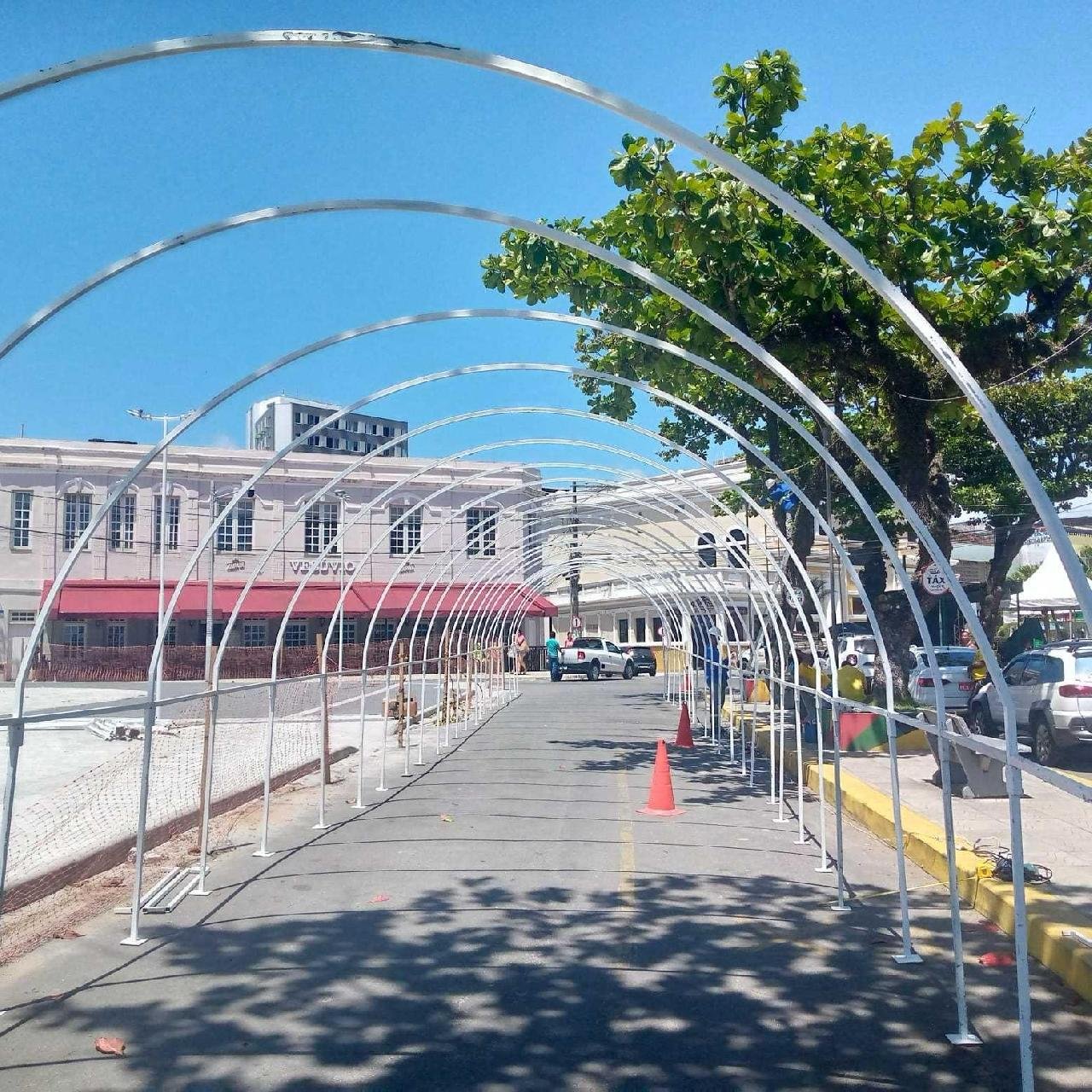 CENTRO HISTÓRICO DE ILHÉUS COMEÇA A RECEBER ILUMINAÇÃO ESPECIAL PARA AS FESTAS DE FIM DE ANO 