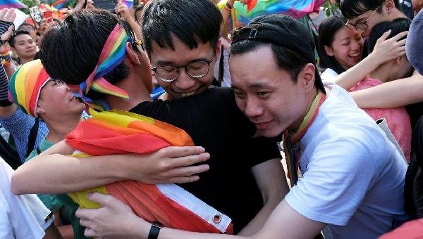 TAIWAN É PRIMEIRO PAÍS DA ÁSIA A LEGALIZAR CASAMENTO GAY