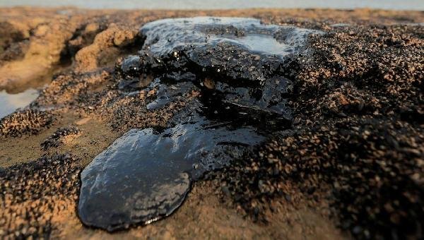 QUATRO MIL TONELADAS DE ÓLEO JÁ FORAM RETIRADAS DE PRAIAS NORDESTINAS