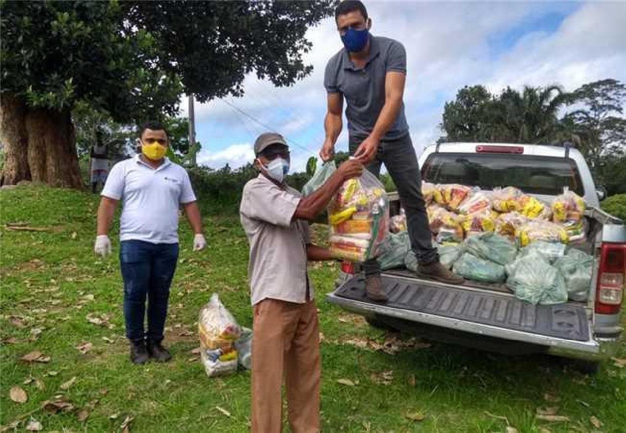 DISTRITOS DE ILHÉUS SÃO BENEFICIADOS COM CESTAS BÁSICAS