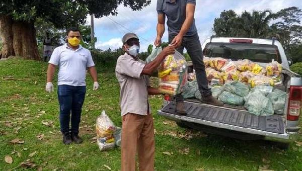 DISTRITOS DE ILHÉUS SÃO BENEFICIADOS COM CESTAS BÁSICAS